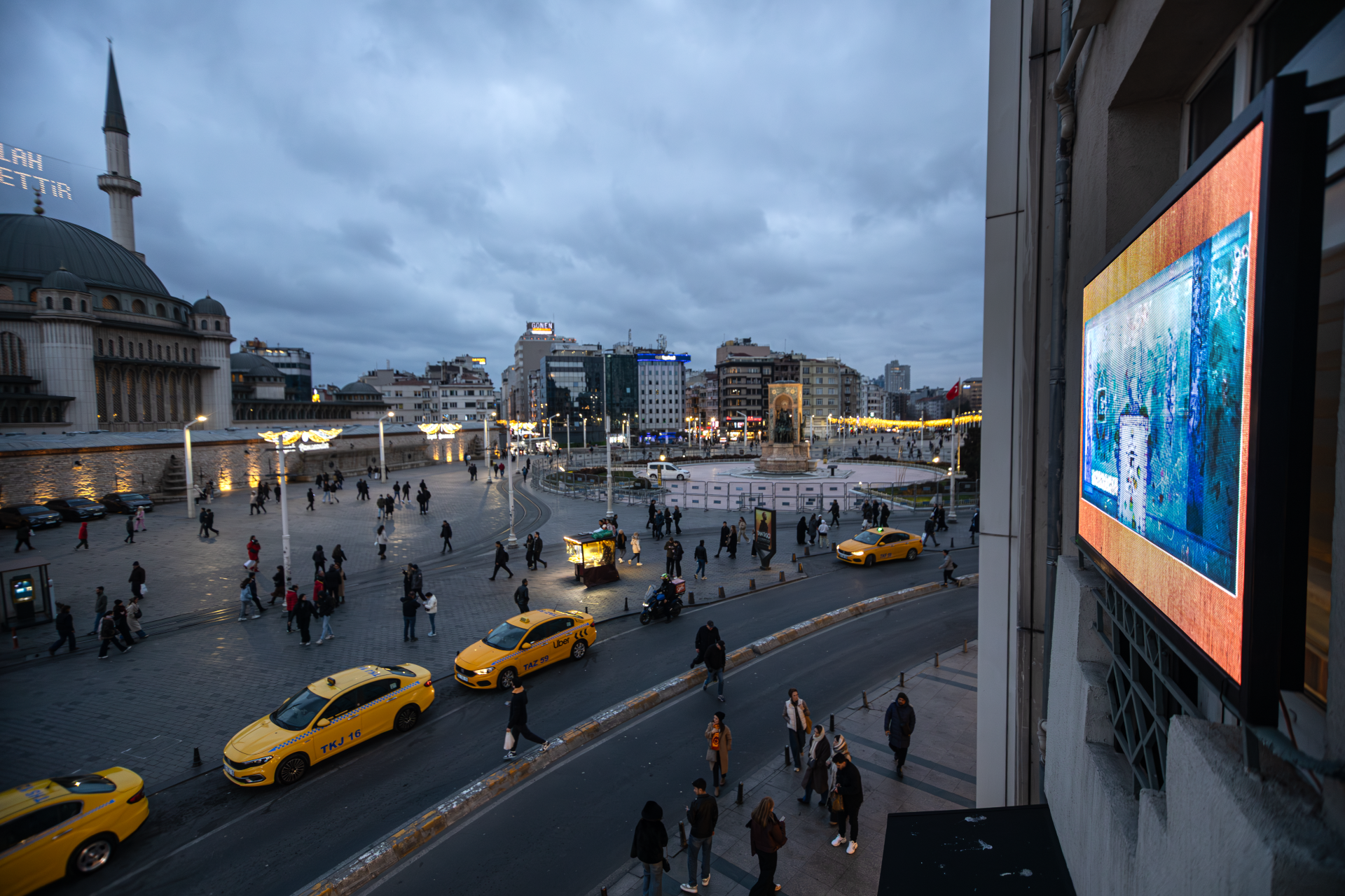 Taksim LED panel görünümü 1